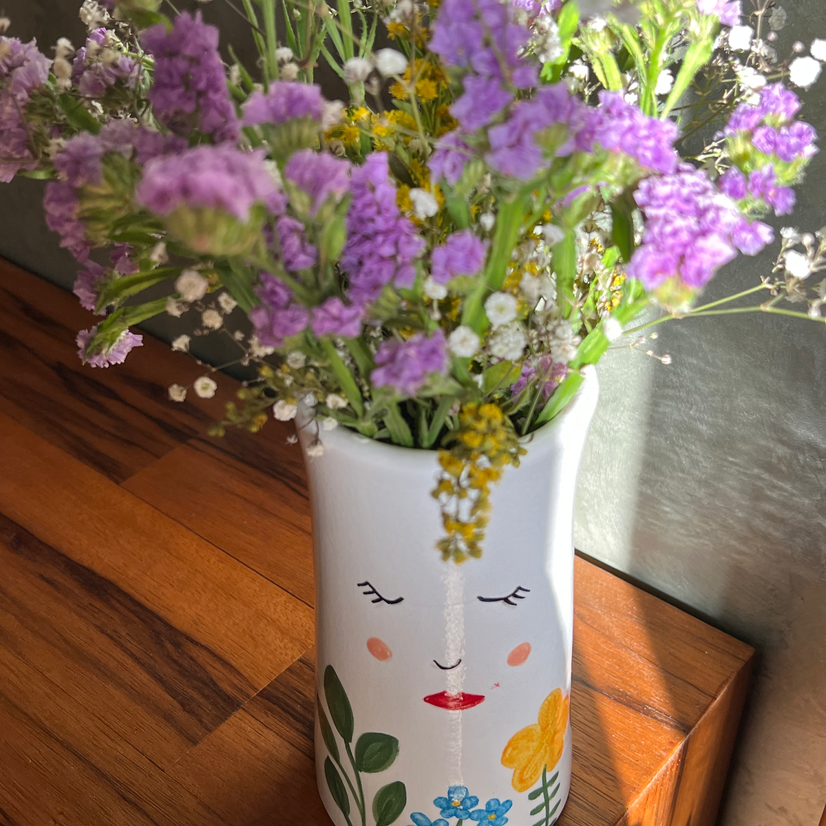 the sleeping beauty vase