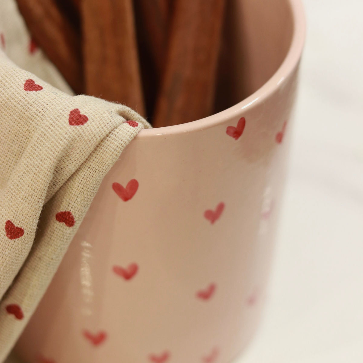 L.O.V.E utensils holder