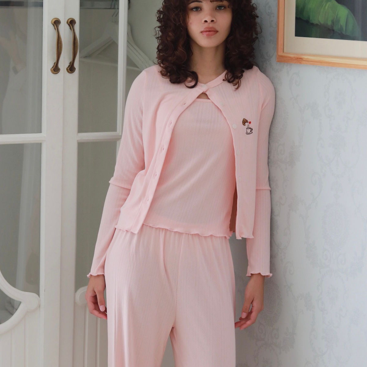 the rose macarons pj