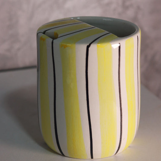 stripes tumbler in yellow