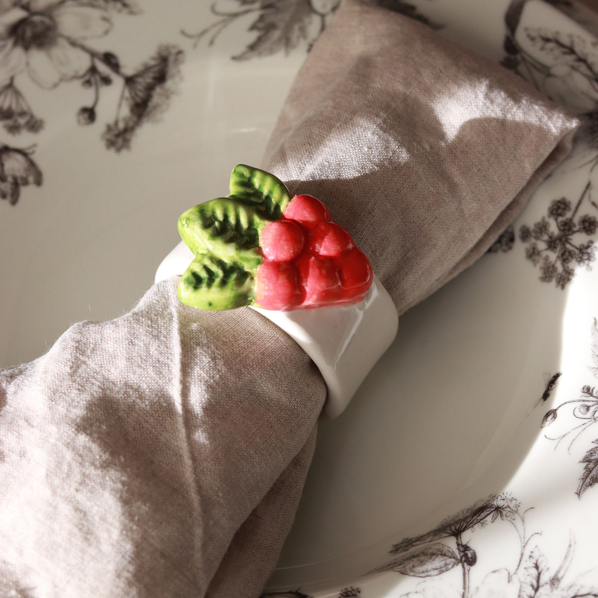 cranberry napkin rings (set of 2)
