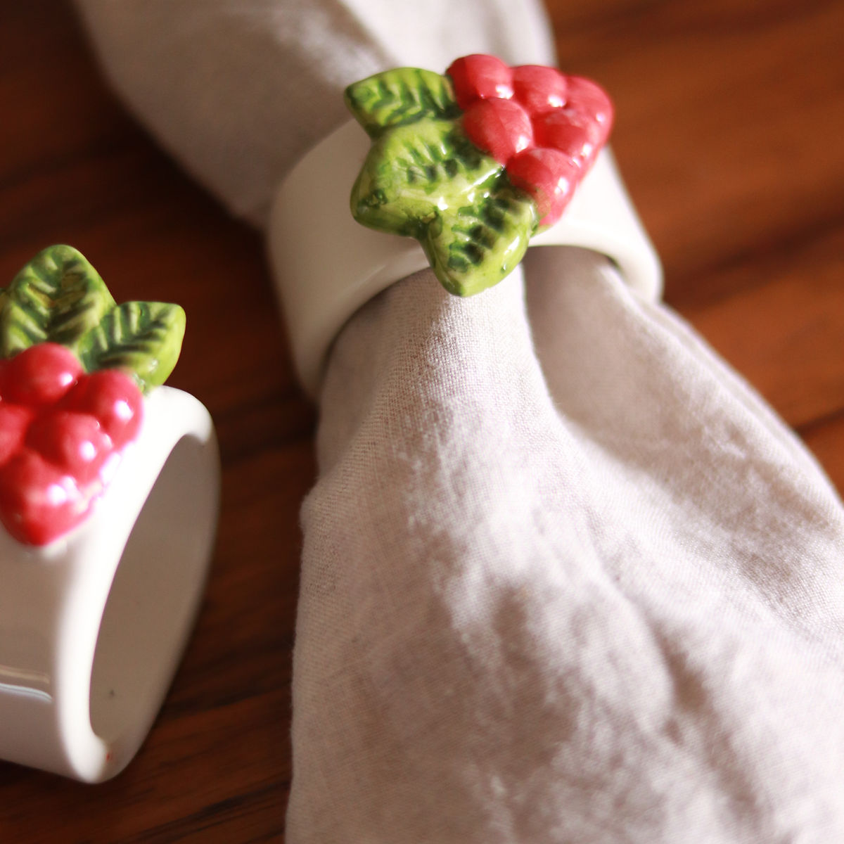 cranberry napkin rings (set of 2)