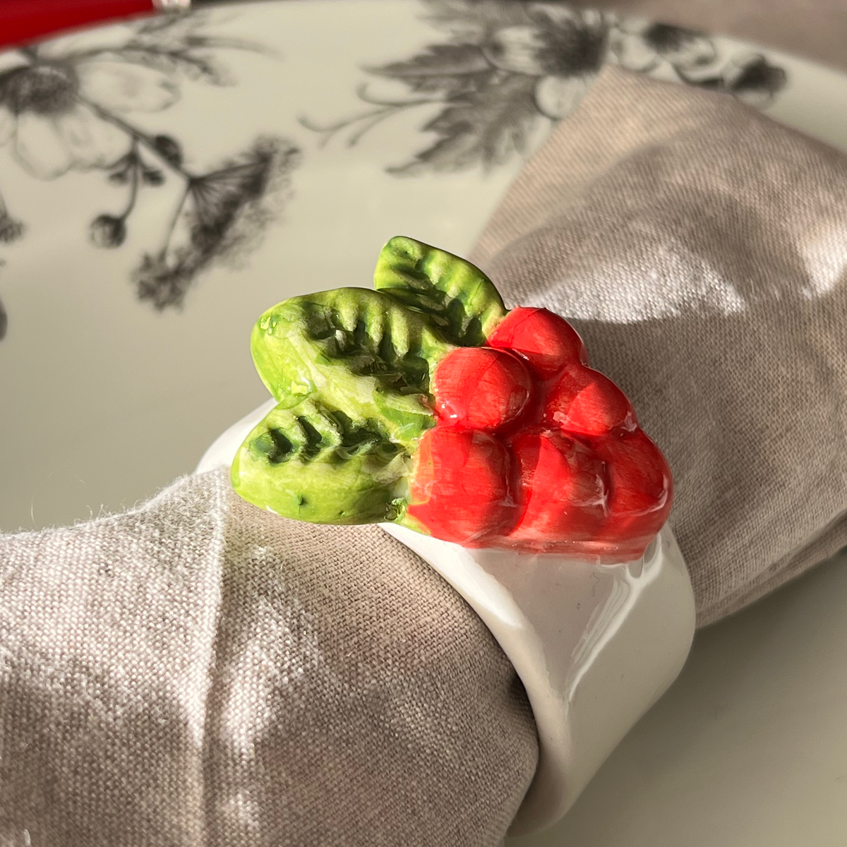 cranberry napkin rings (set of 2)