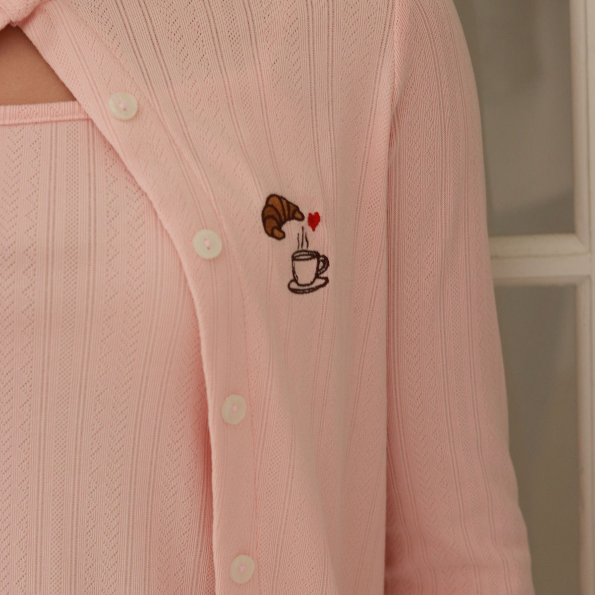 the rose macarons pj
