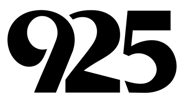 925